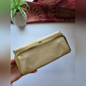 HOBO Rachel Continental Wallet Beige Leather